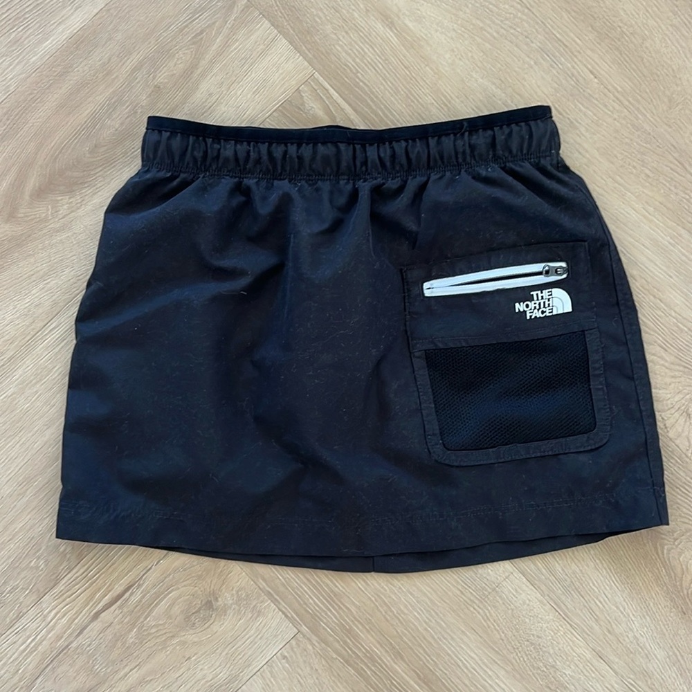 Girls The North Face Skirt - Size Med. EUC
